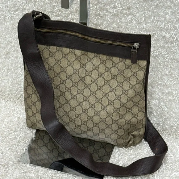 Gucci Beige and Dark Brown Monogram Messenger Bag - Picture 4 of 14